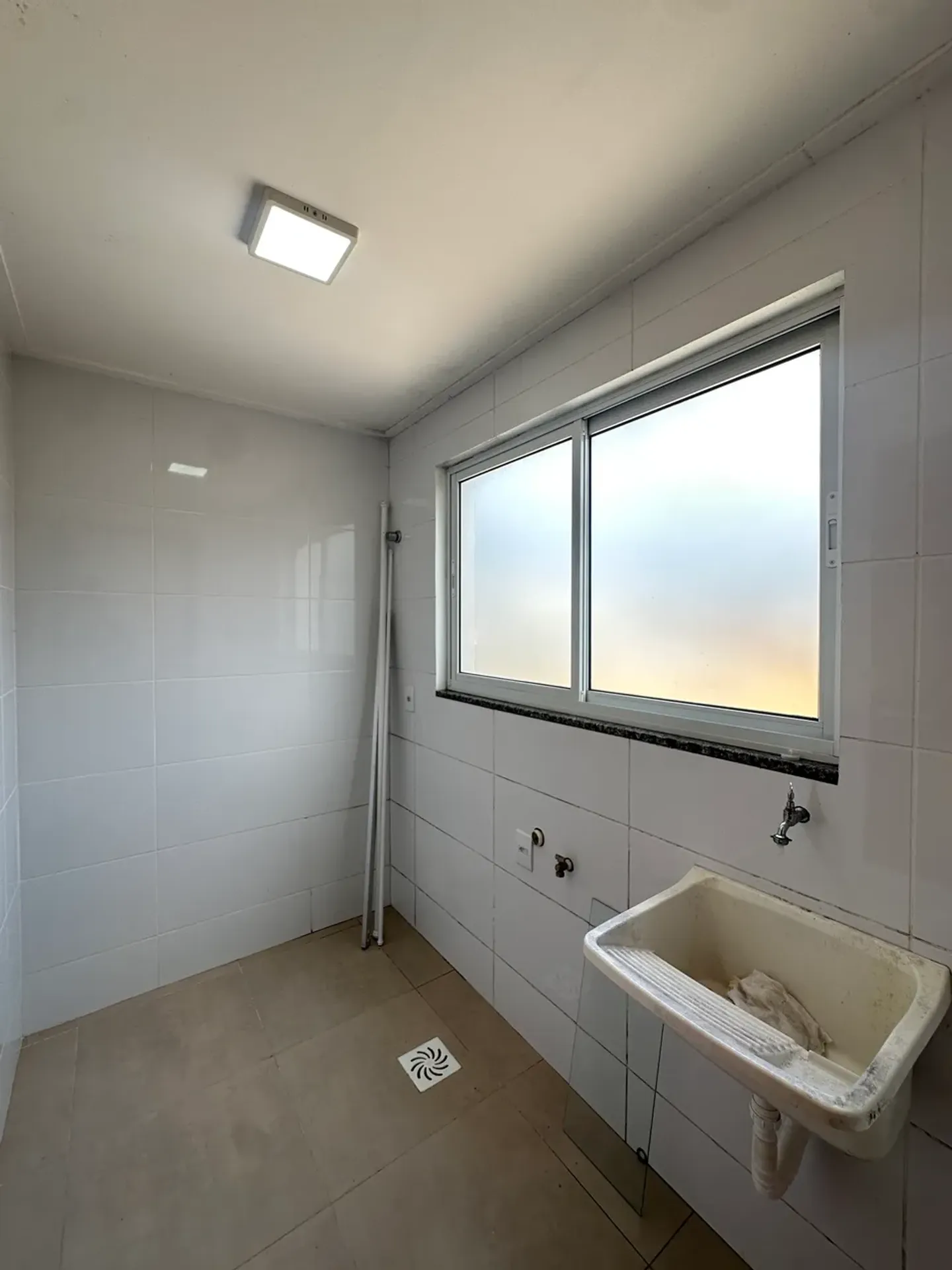 2-bedroom apartment, both with their own bathrooms, 74 m² — photo 3