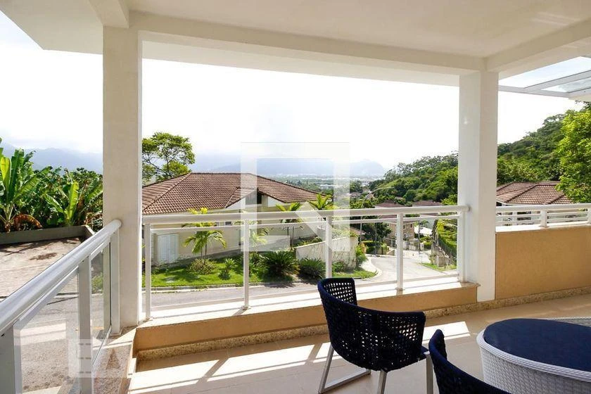 House for rent with 4 en-suite bedrooms and 450 m² — photo 36