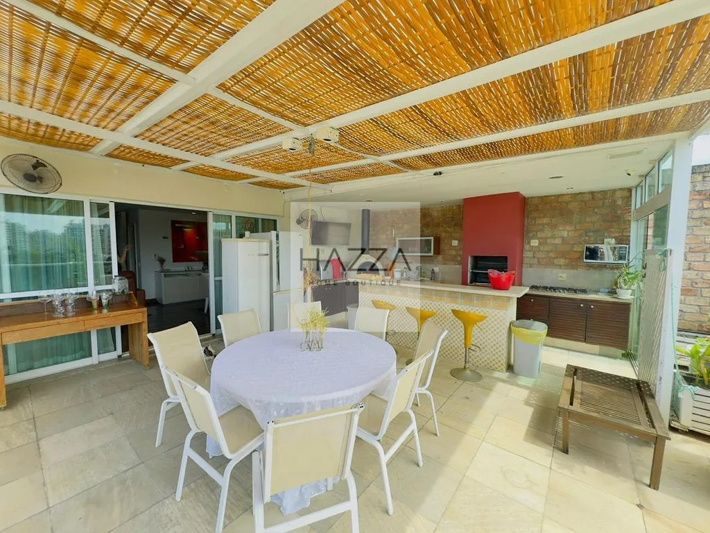 Furnished 313 m² apartment with 3 suites and private balcony — photo 34
