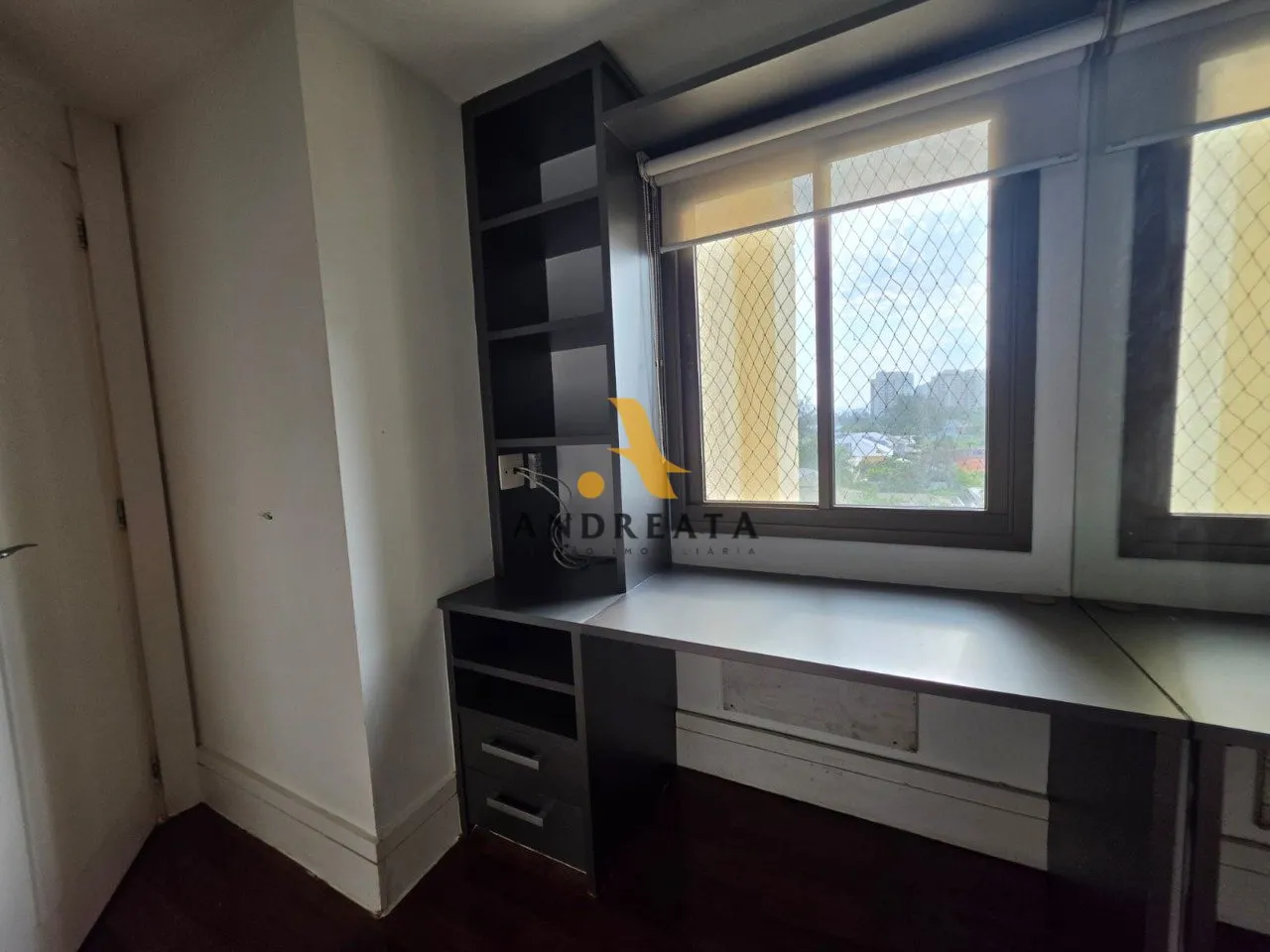 Apartment on the 5th floor with a glass-enclosed balcony — photo 25