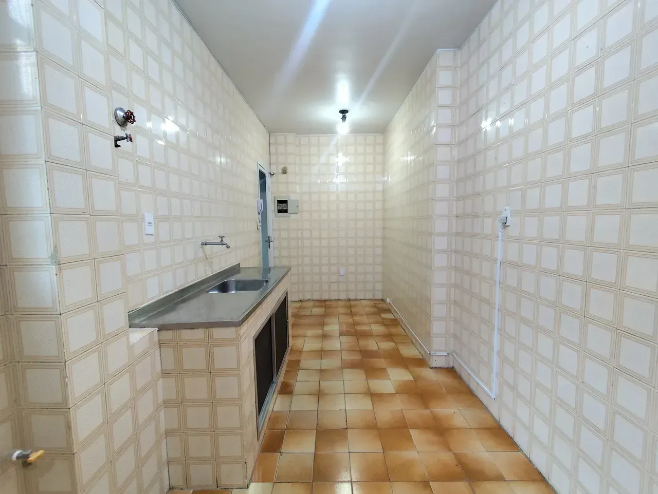 Unfurnished apartment with 2 bedrooms and a washing machine — photo 6