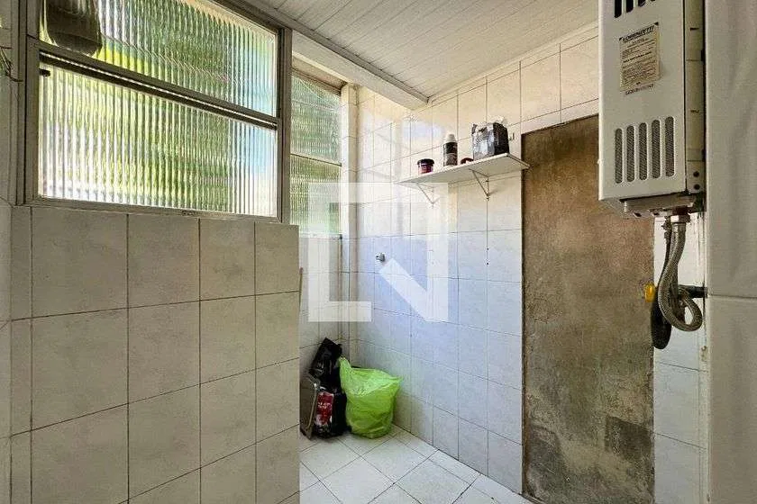 Apartamento de 3 quartos com cozinha separada e 70 m² — photo 10