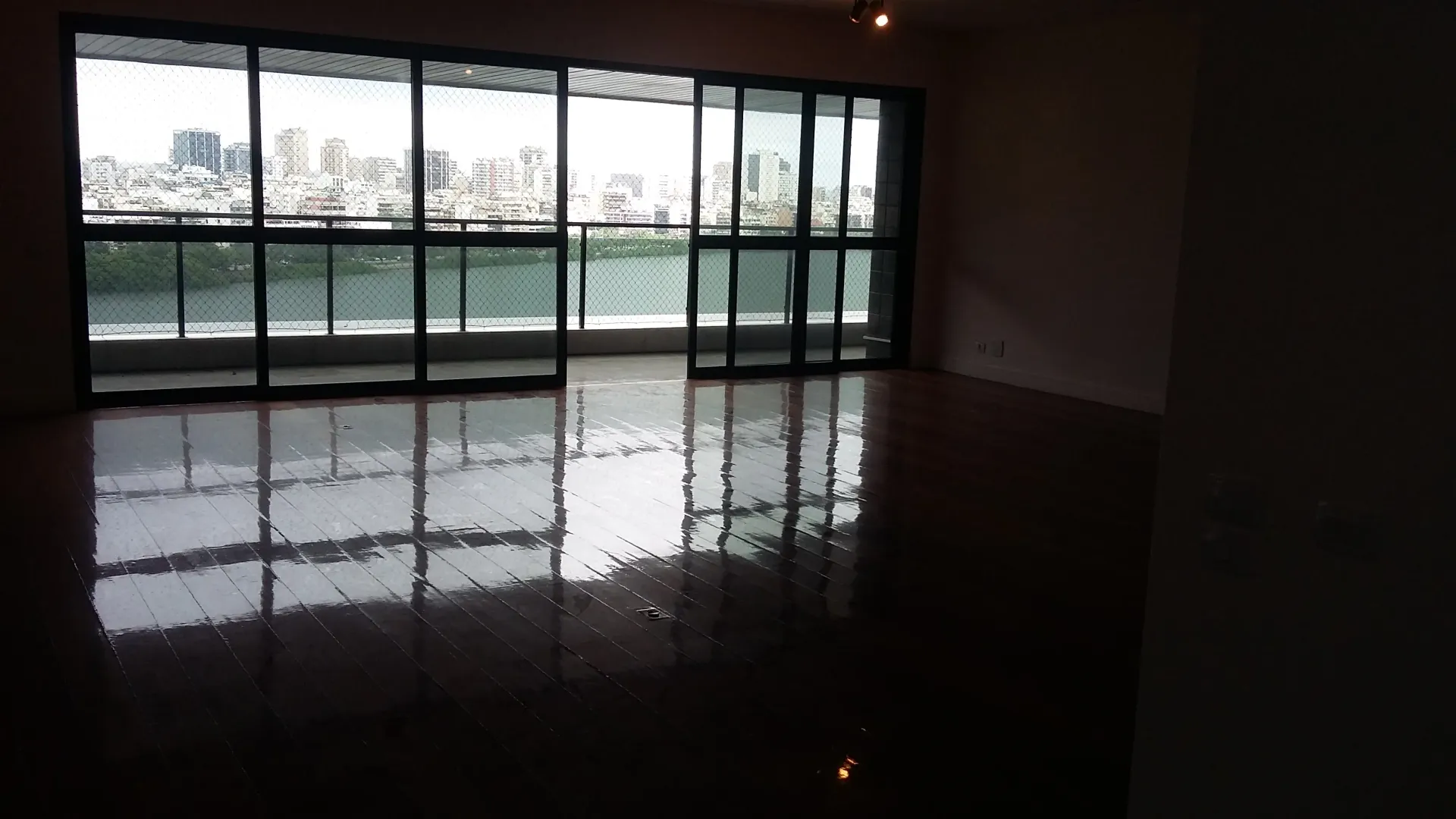 Apartamento de 400 m² com 4 quartos e 5 banheiros — photo 16