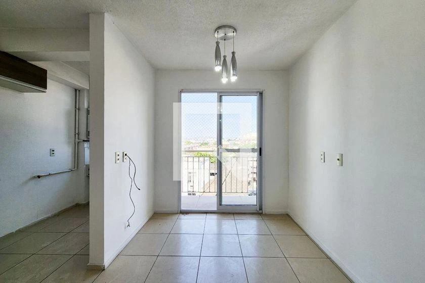 2-bedroom apartment in a building with a gym — photo 9
