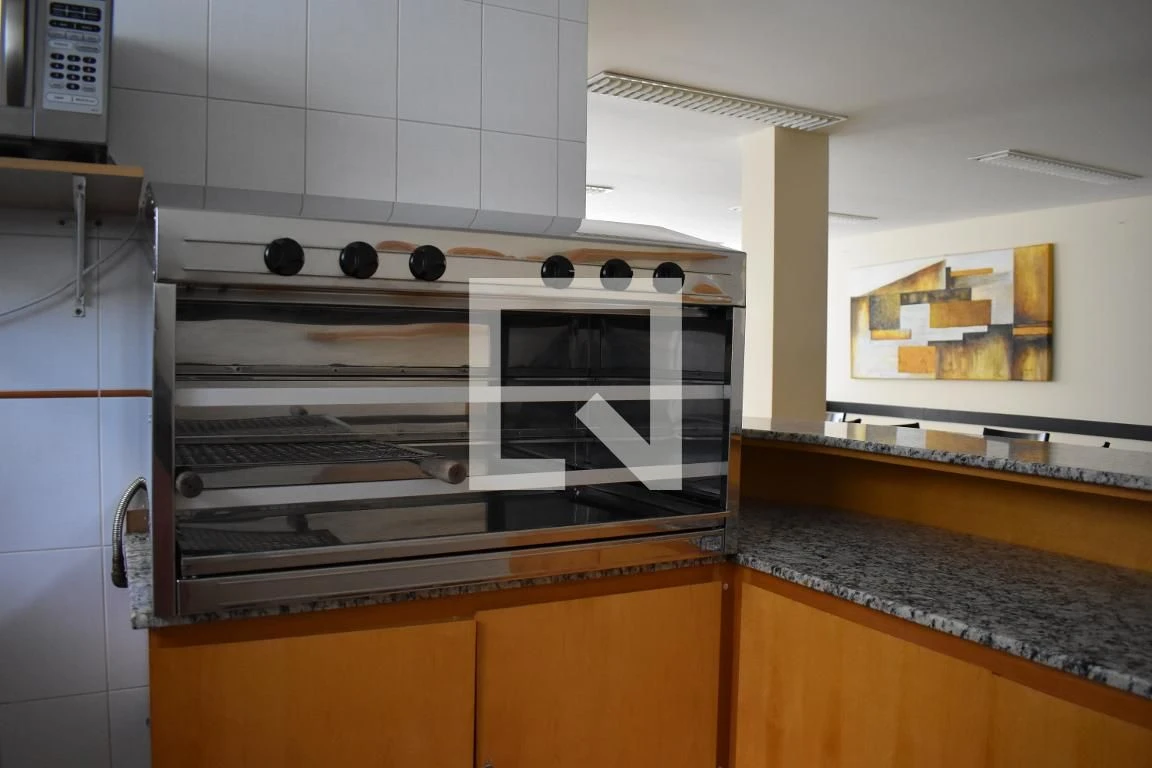 3-bedroom apartment with a washing machine in Curitiba — photo 7