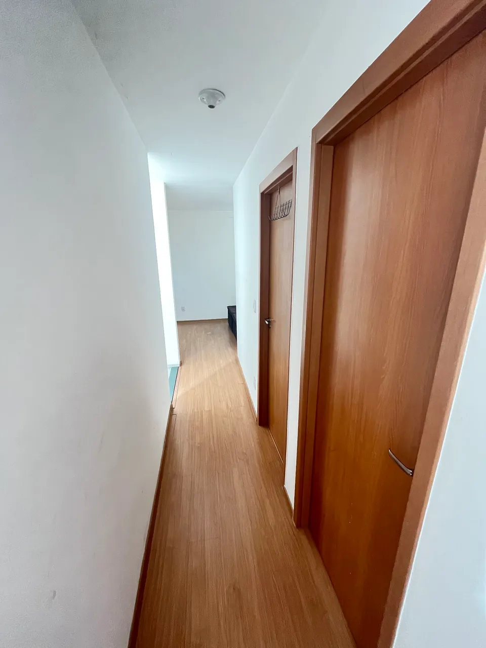Квартира з 2 спальнями та дерев'яною підлогою або ламінатом — photo 9