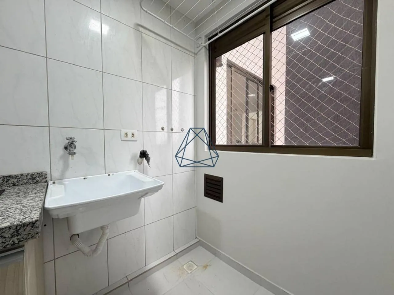One-bedroom, 34 m² apartment in Curitiba — photo 12