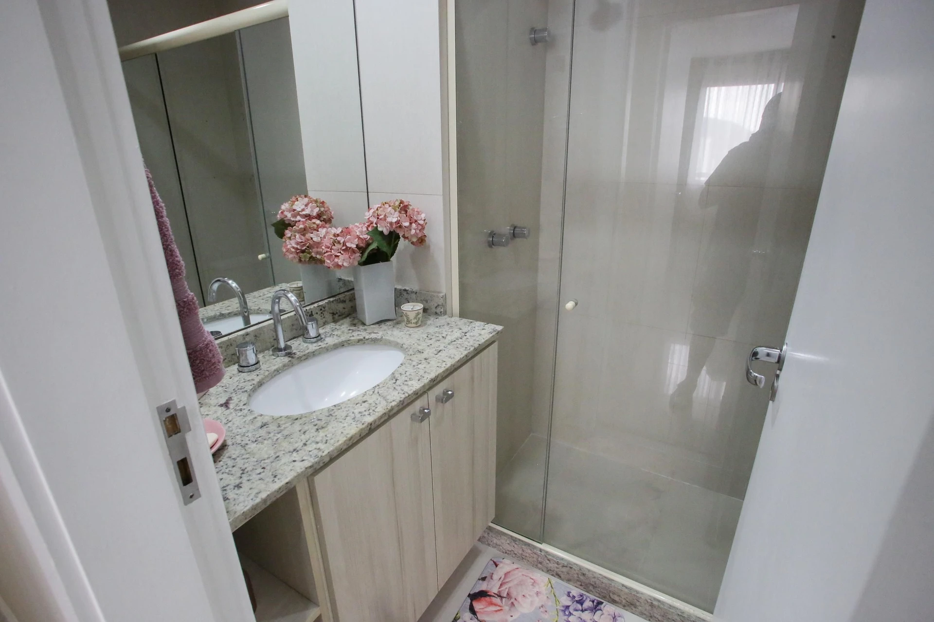 Apartamento mobiliado com 4 quartos e varanda — photo 34
