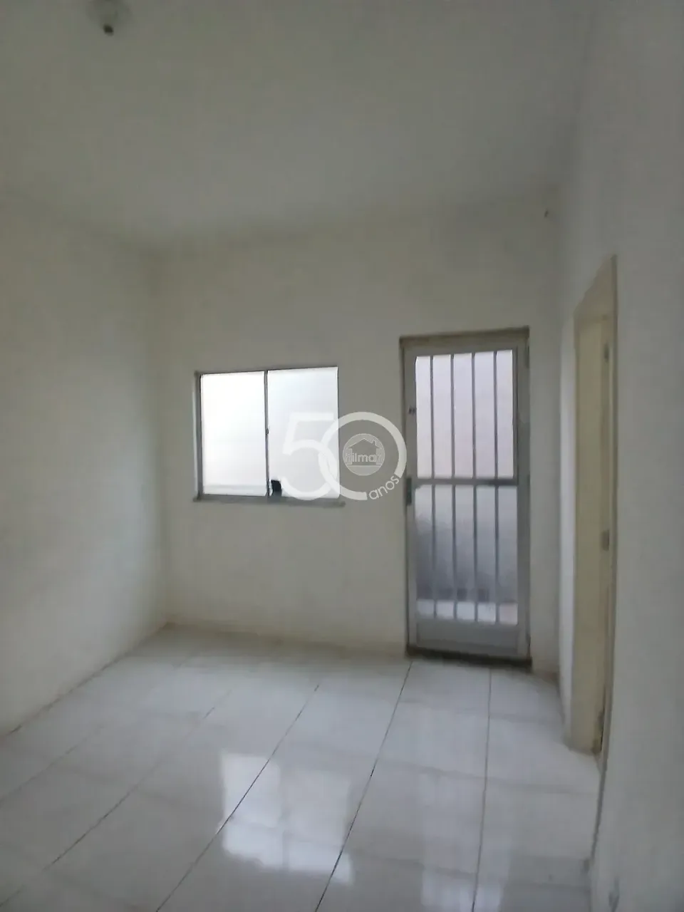 Unfurnished apartment with 2 bedrooms and a separate kitchen — photo 8