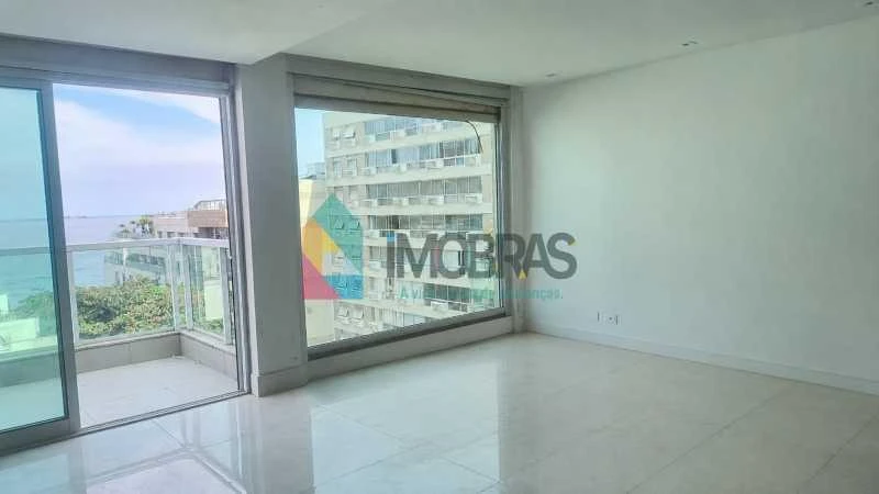 Triplex penthouse 660 m² with 3 suites and parking — photo 2