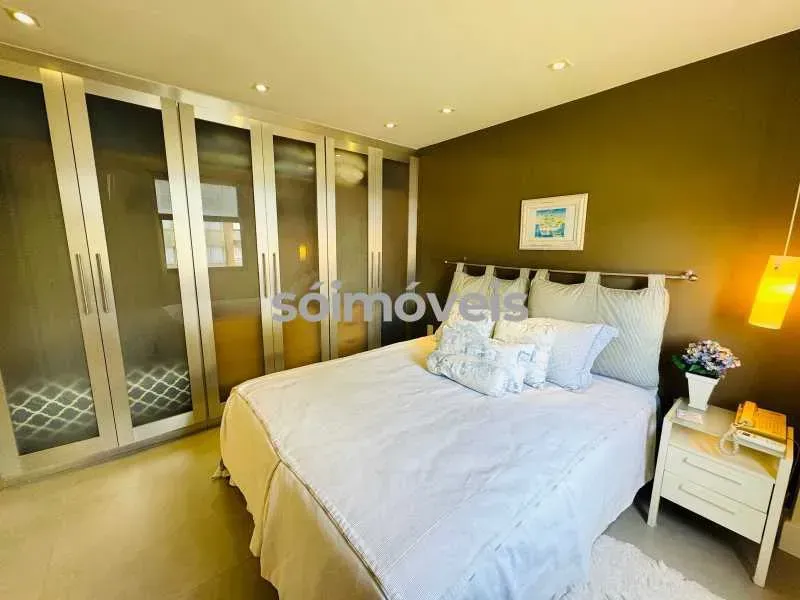 Furnished apartment, 207 m², with floor-to-ceiling windows — photo 20