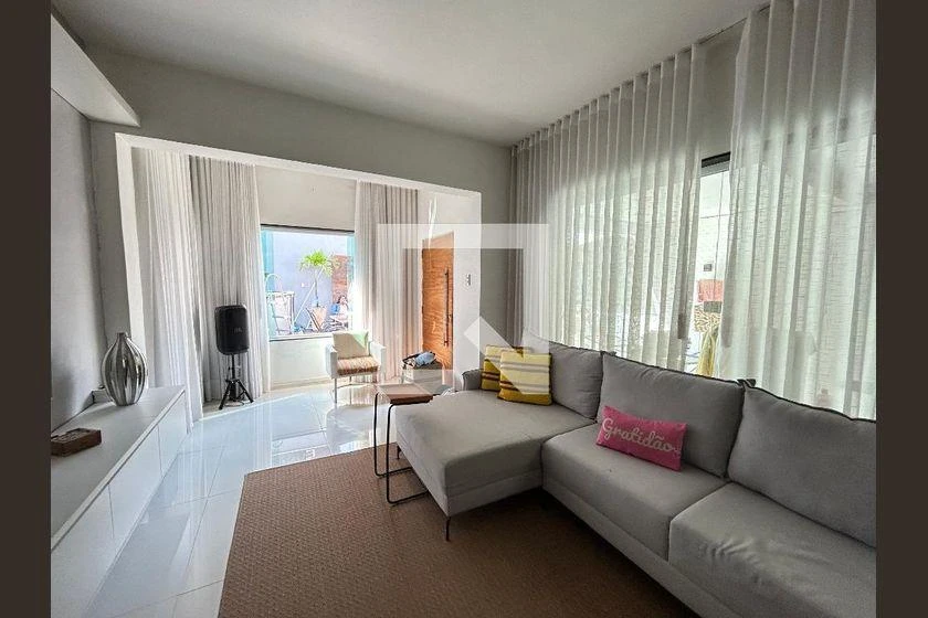 Home office in a 3-bedroom house, 197 m² — photo 15