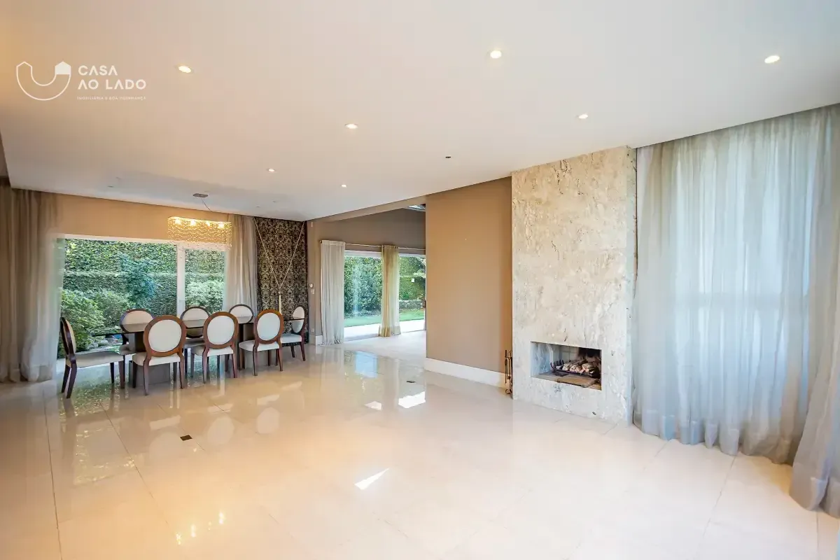 House with 629 m², 4 bedrooms and a balcony — photo 3
