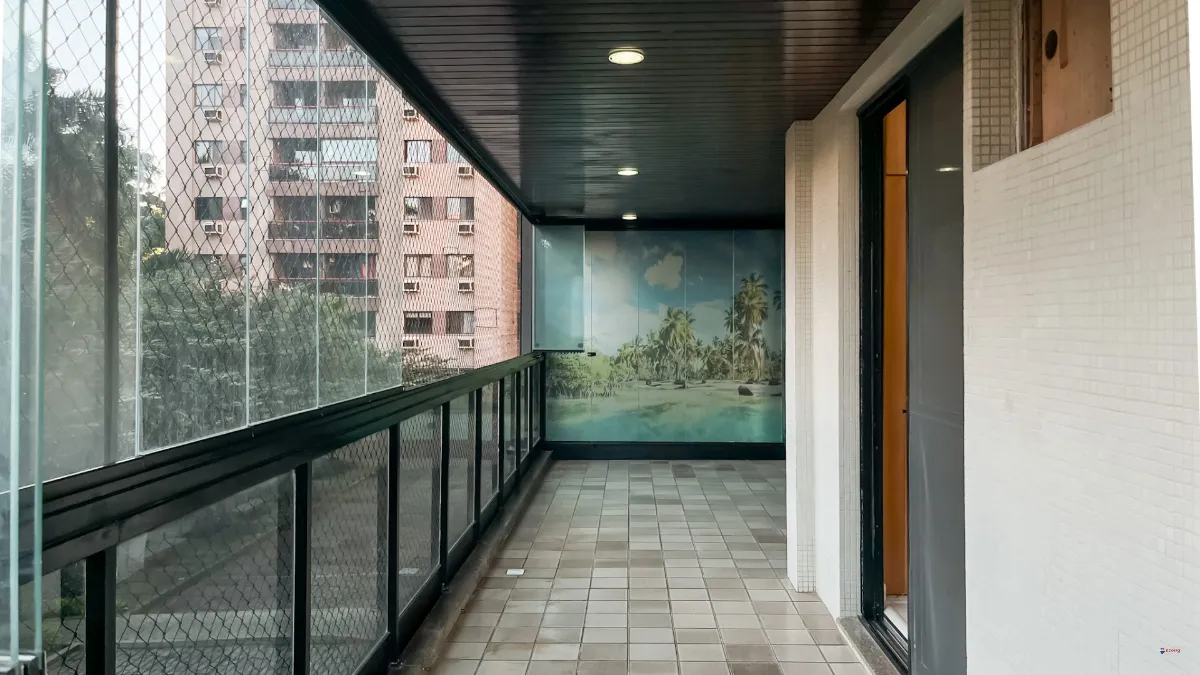 Панорамні вікна та 4 спальні: квартира 217 м² — photo 17
