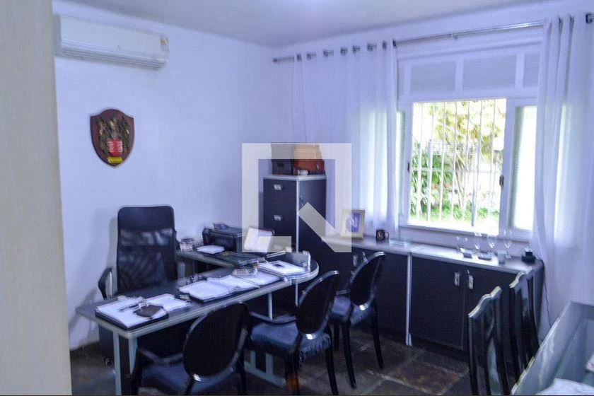 House with 5 bedrooms, balcony and 650 m² — photo 49