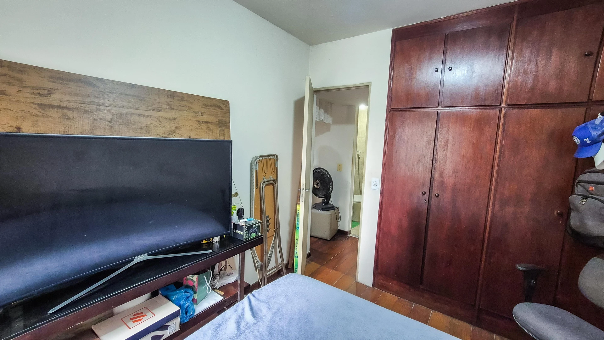 One-bedroom apartment with a washing machine — photo 9
