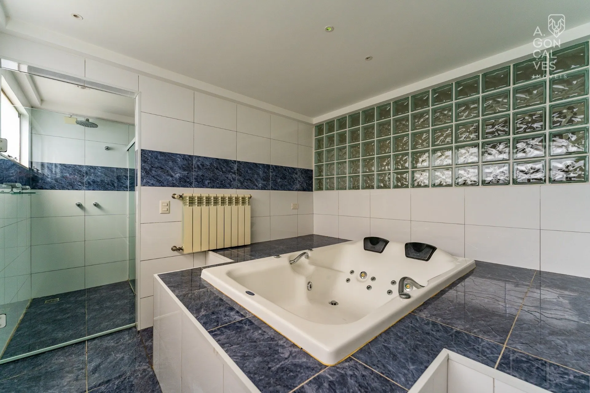 Unfurnished house with 4 bedrooms and 5 bathrooms — photo 50