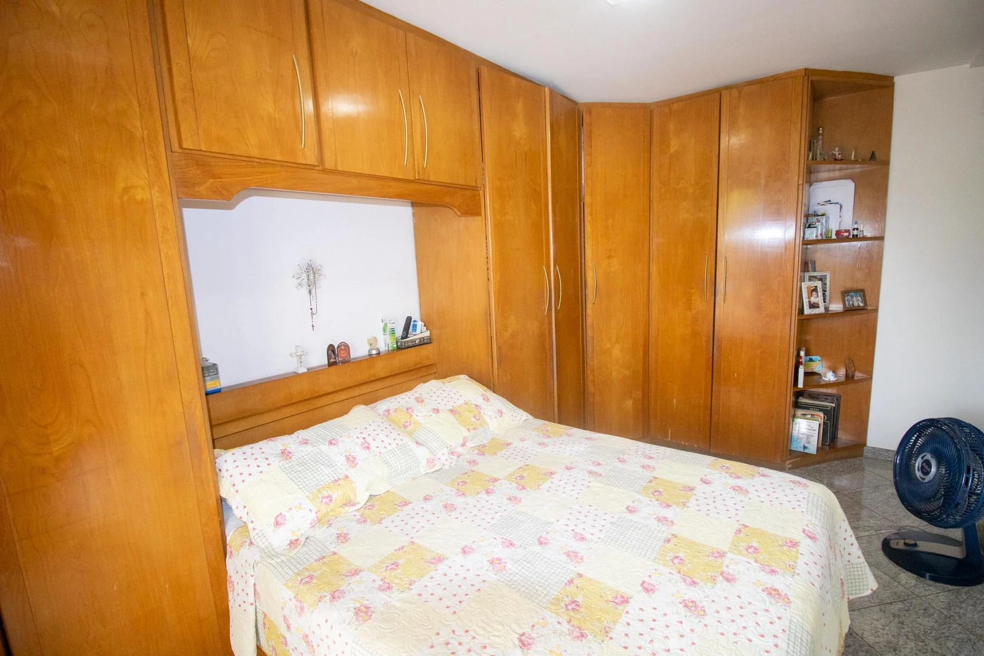 Furnished apartment with 3 bedrooms and a balcony — photo 23