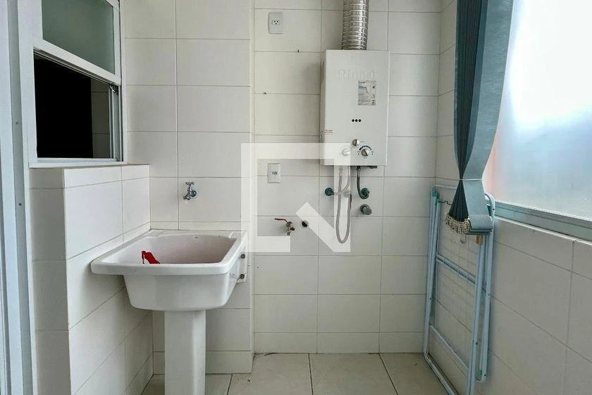 2-bedroom apartment in a building with a gym — photo 26