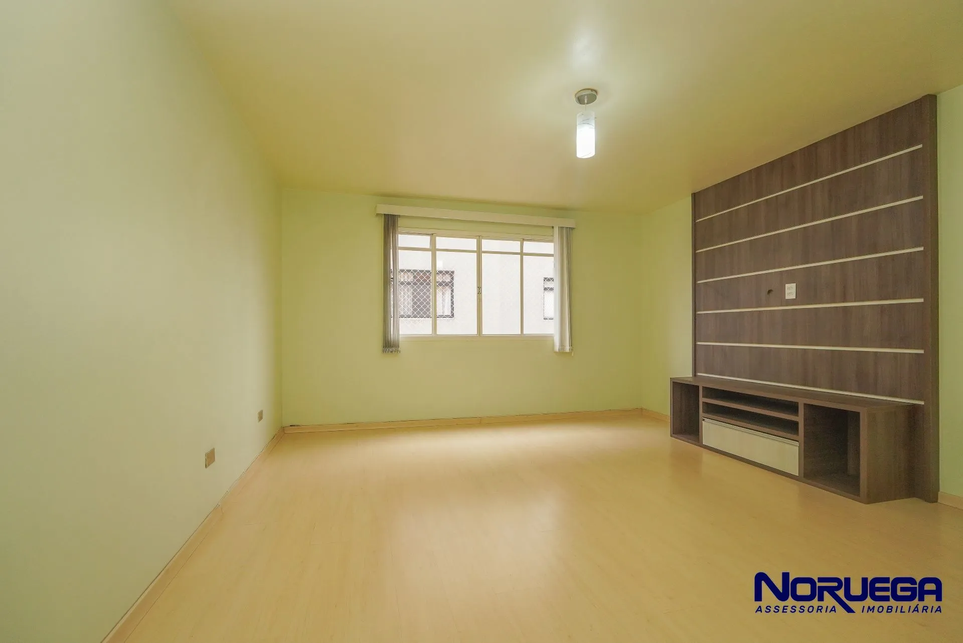 Apartment, 63 m², with wood or laminate floors — photo 9