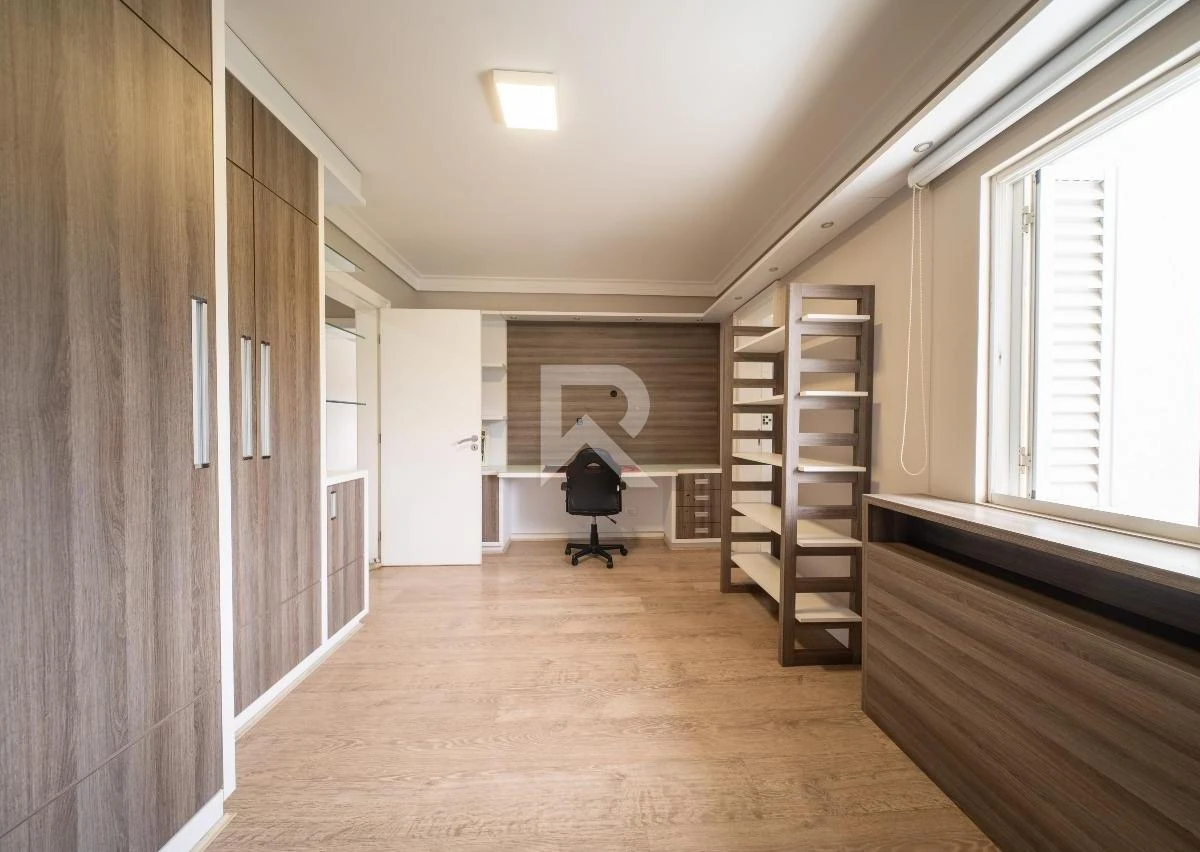 Furnished house, 400 m², with a bathtub — photo 42