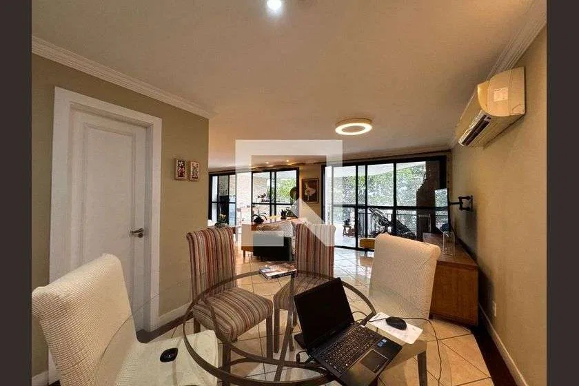 Furnished apartment with a built-in balcony grill and 4 bedrooms — photo 19