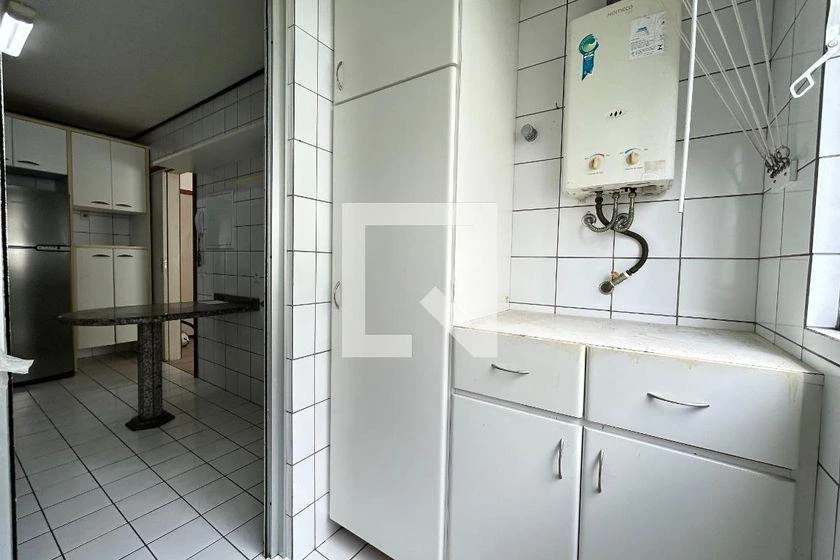 3-bedroom apartment in a building with a gym — photo 20