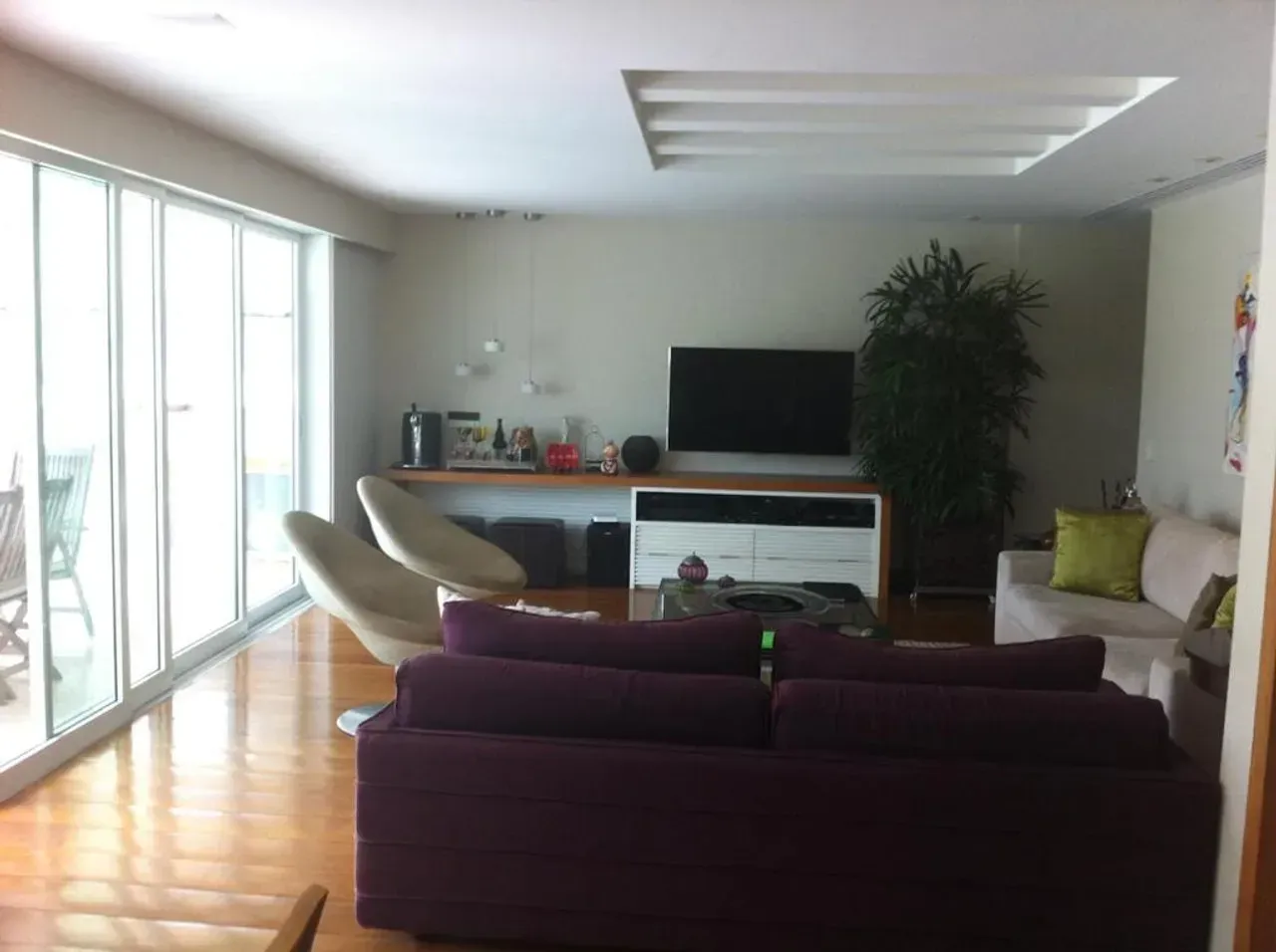 3-bedroom apartment with 422 m² and balcony grill — photo 3