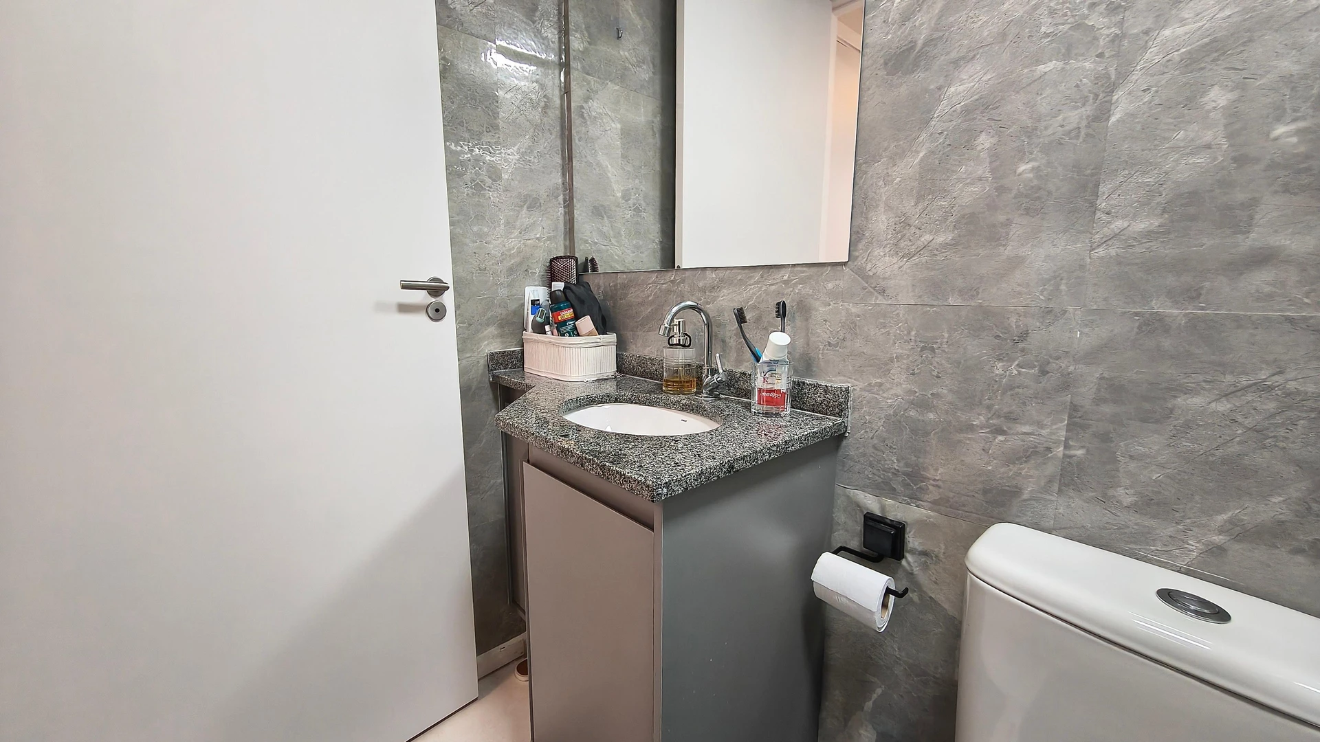 3-bedroom apartment with a washing machine — photo 28