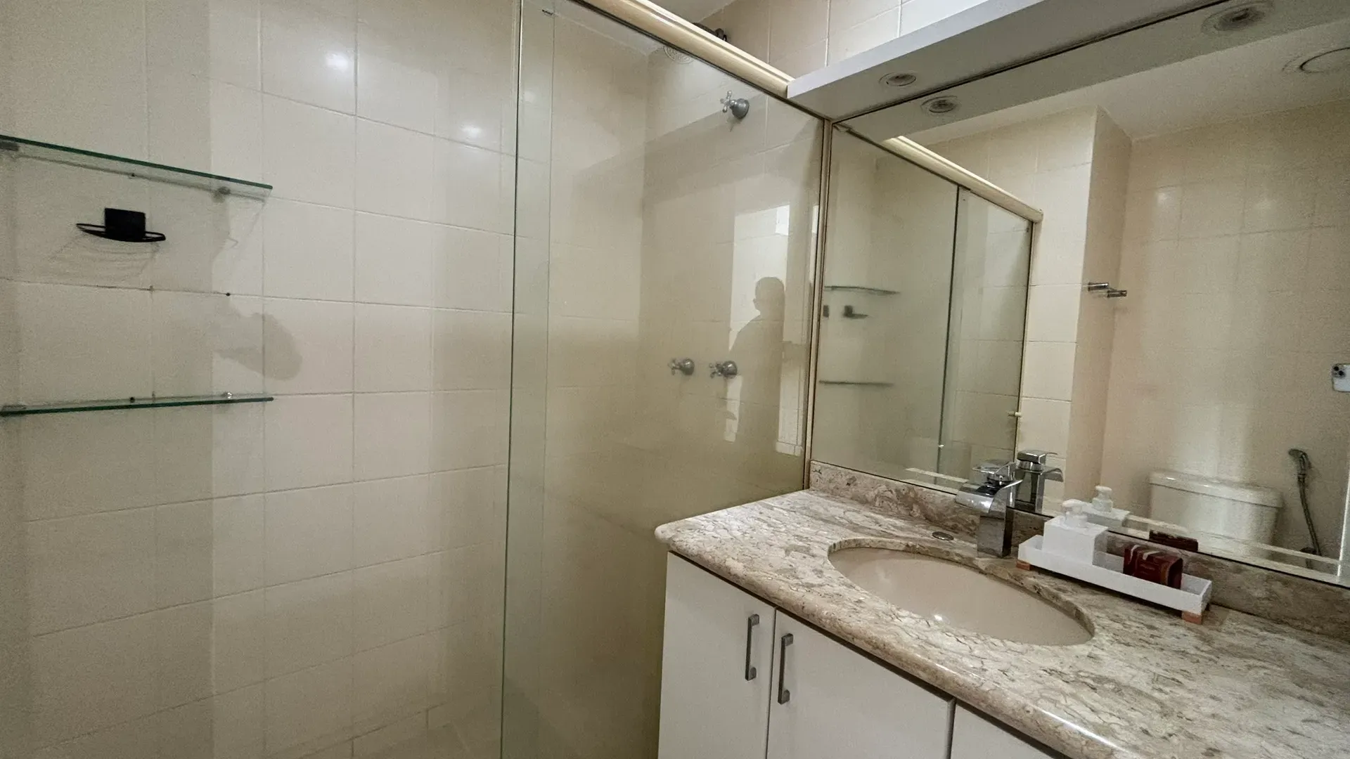 3-bedroom apartment in a building with a sauna — photo 16