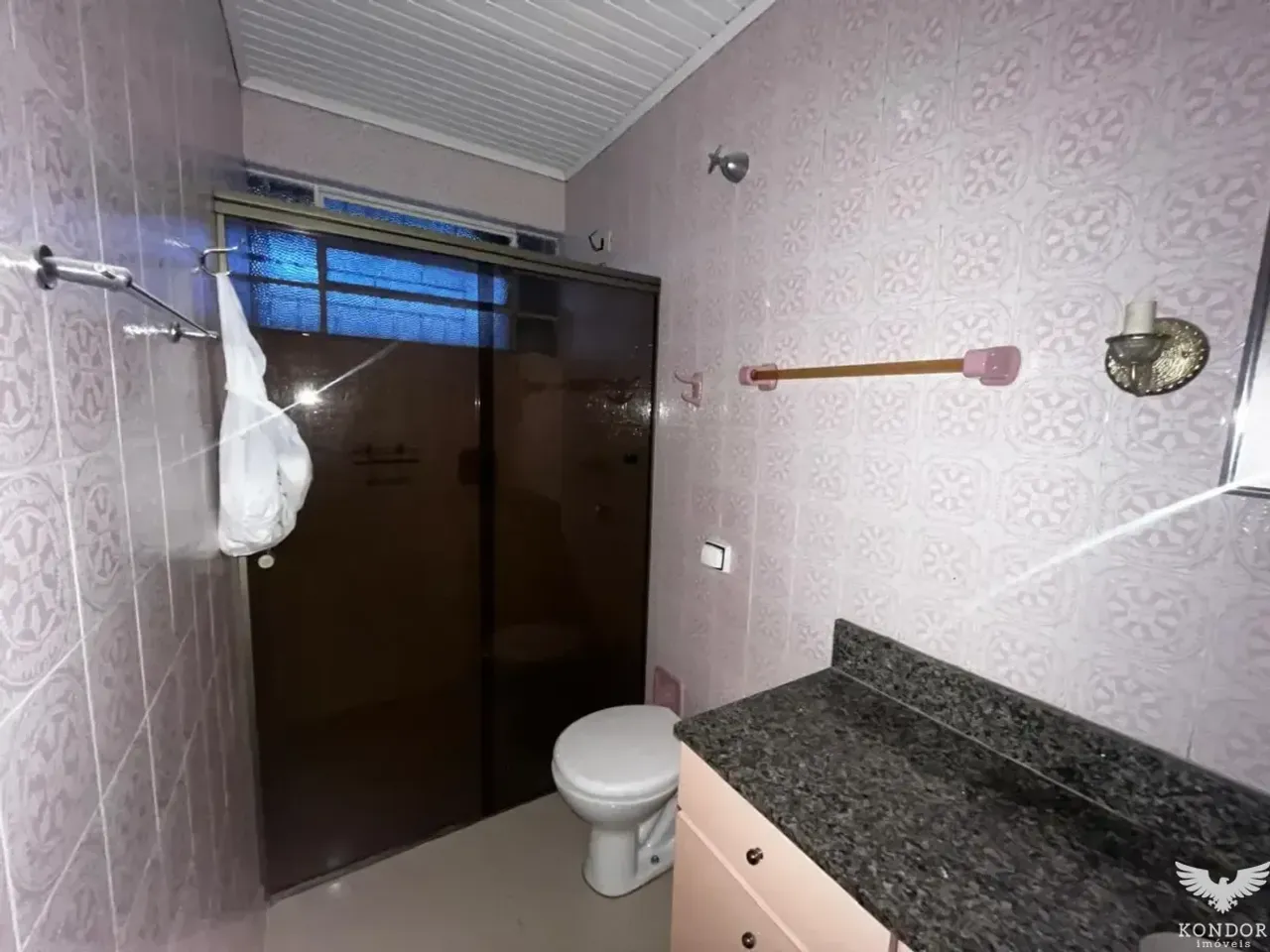 Single-level house with 220 m², 3 bedrooms and BBQ — photo 12