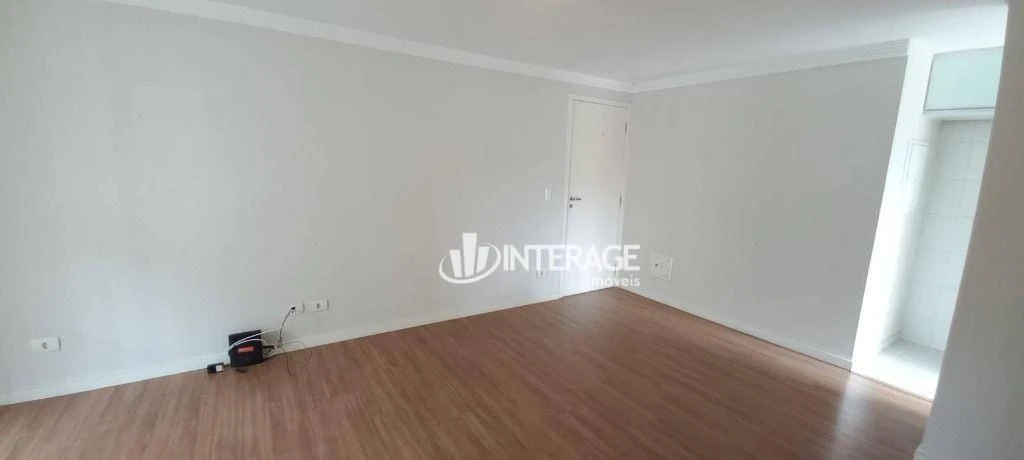 3-bedroom apartment with wood or laminate floors in Curitiba — photo 18