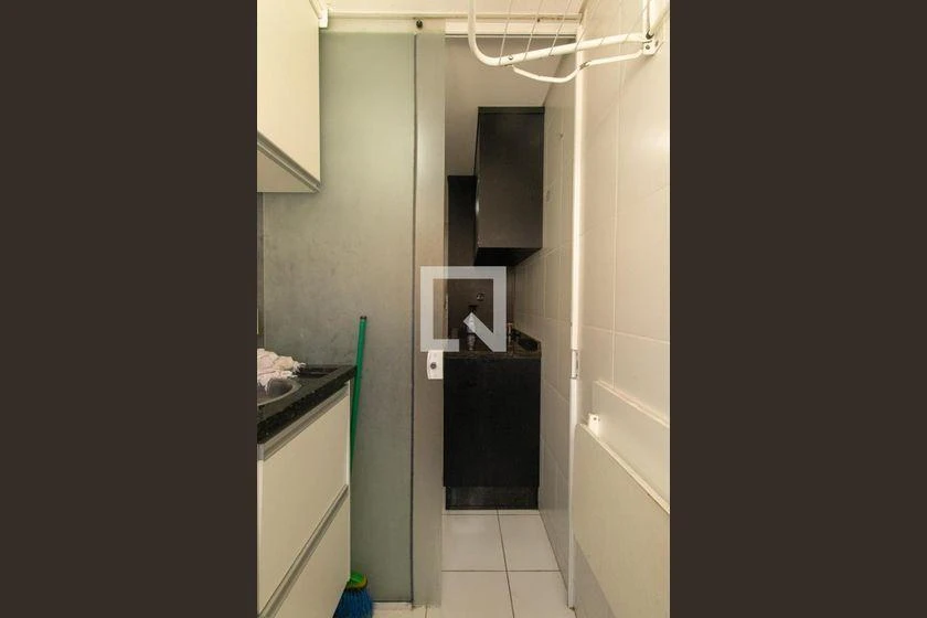 2-bedroom apartment with a home office — photo 39