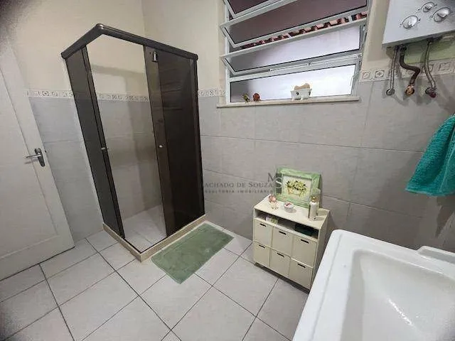 Wood or laminate floors in a 2-bedroom apartment, 98 m² — photo 19