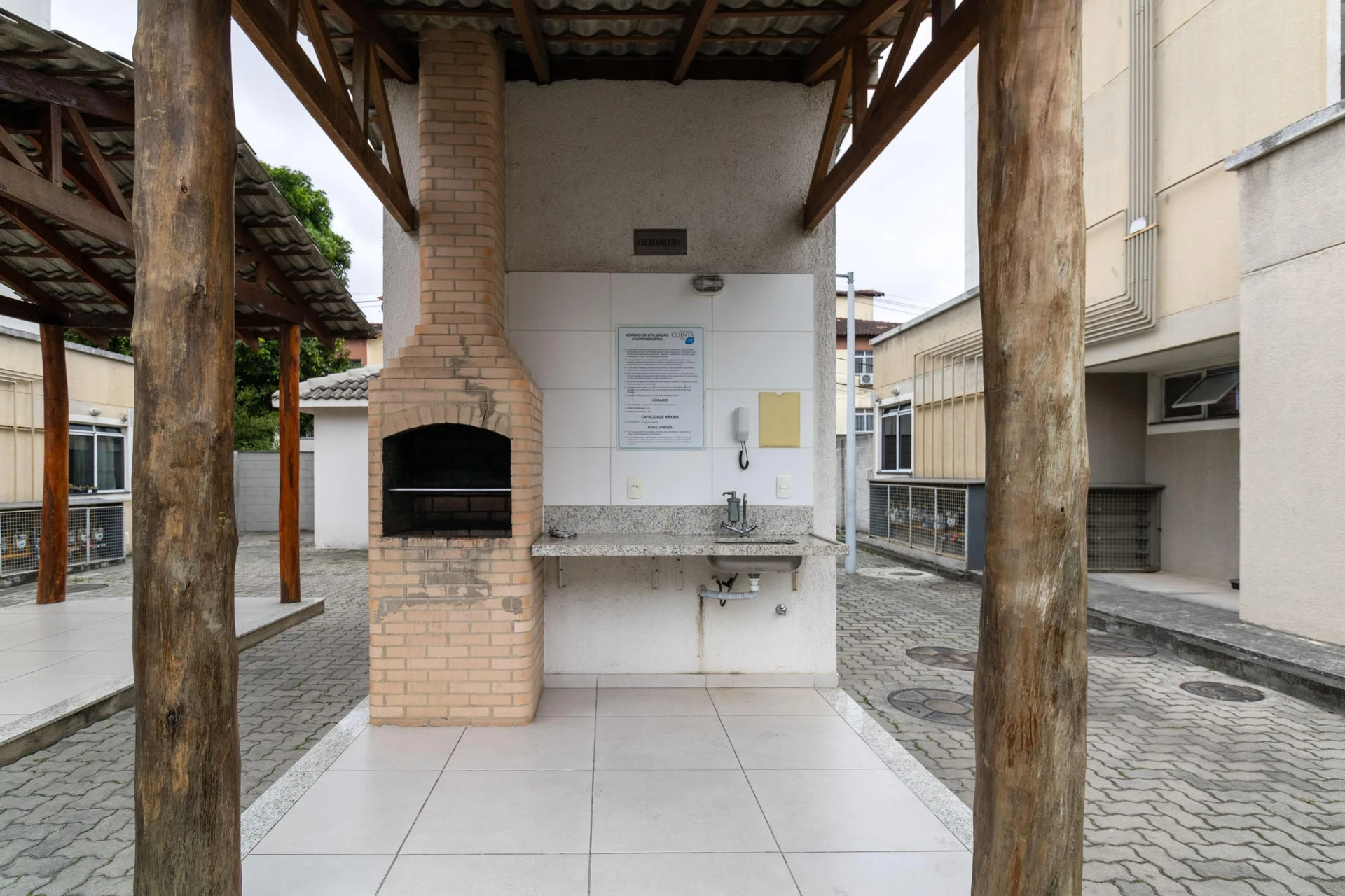 2-bedroom apartment in a building with a pool — photo 40