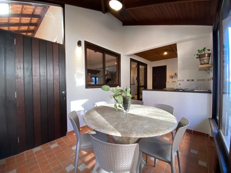 Casa de 4 dormitorios con balcón gourmet en Florianópolis — photo 15