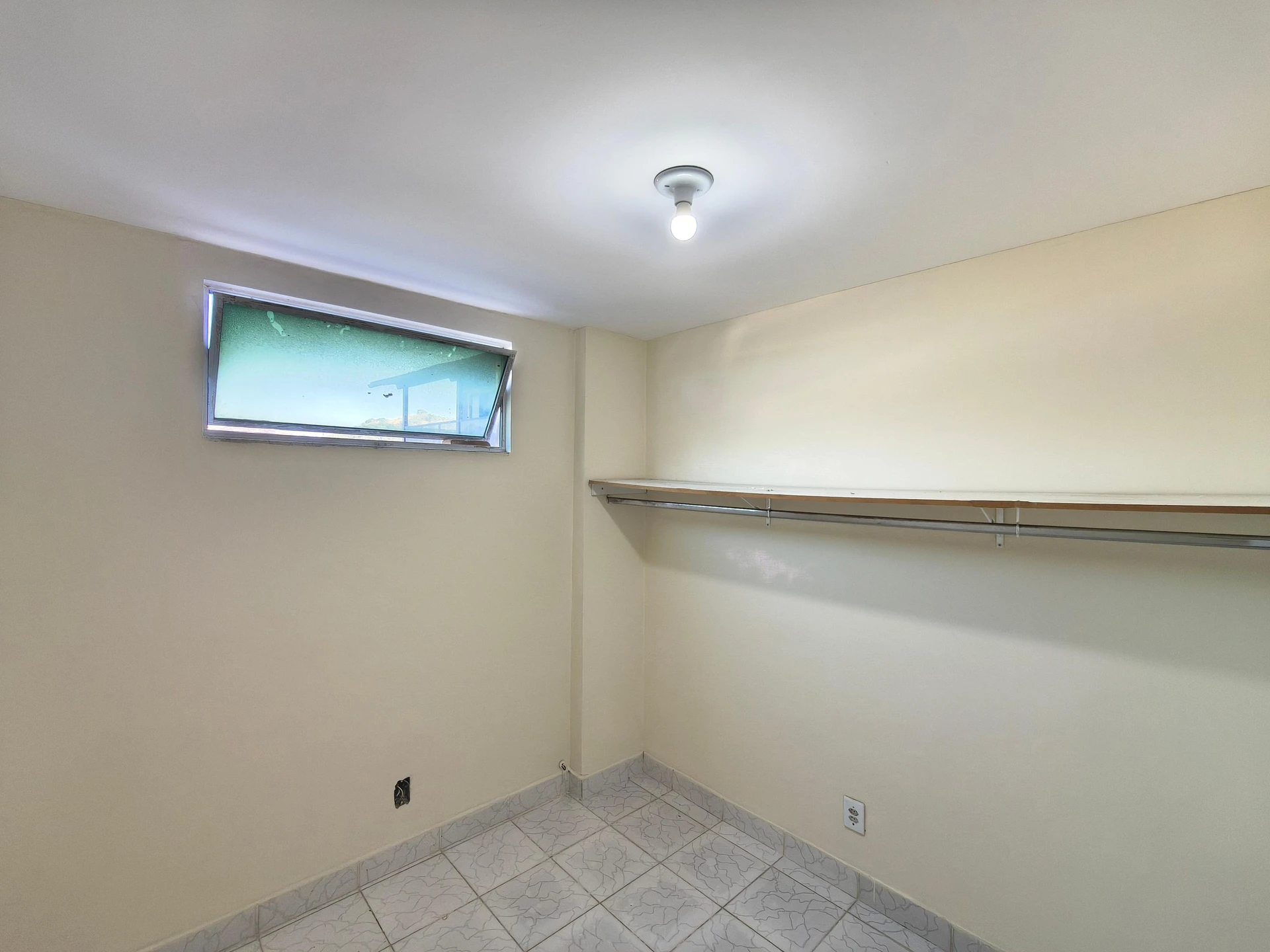 Condo house with 3 bedrooms and a balcony — photo 44