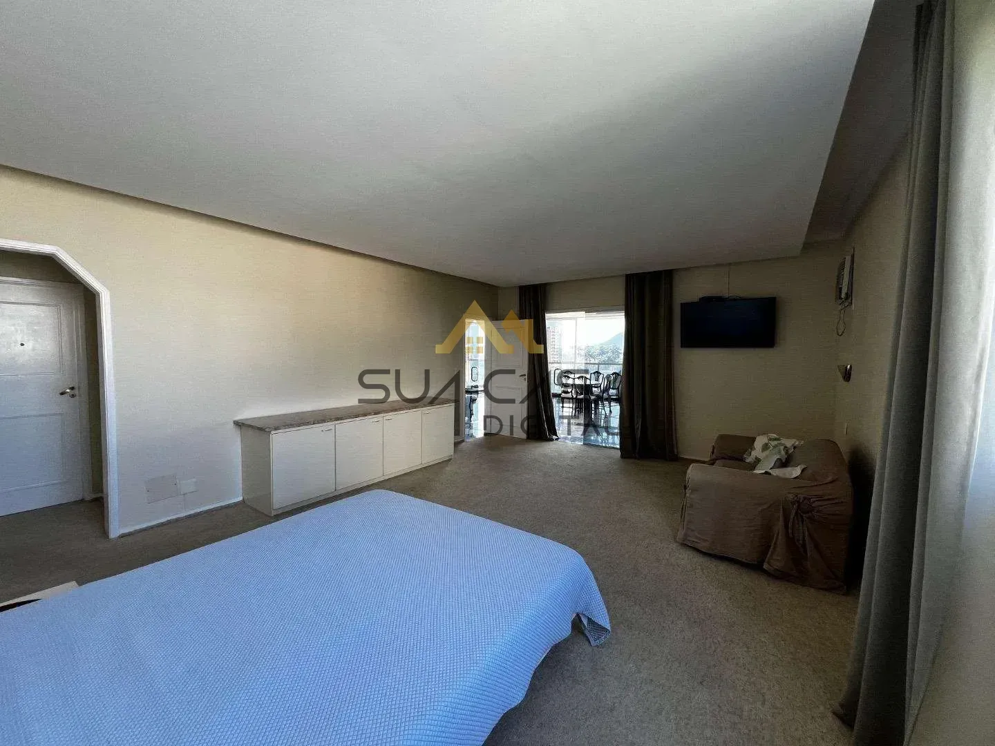 House with 5 bedrooms, 5 bathrooms and built-in wardrobes — photo 15