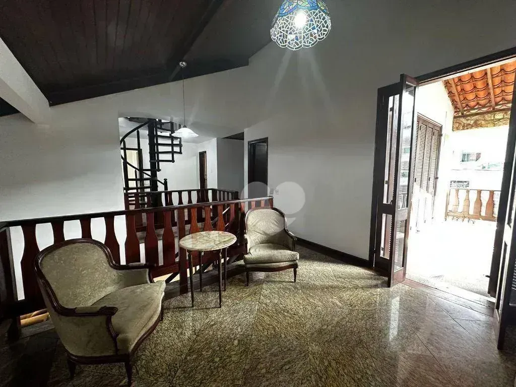 House with 3 bedrooms and 600 m², 4 parking spots — photo 36