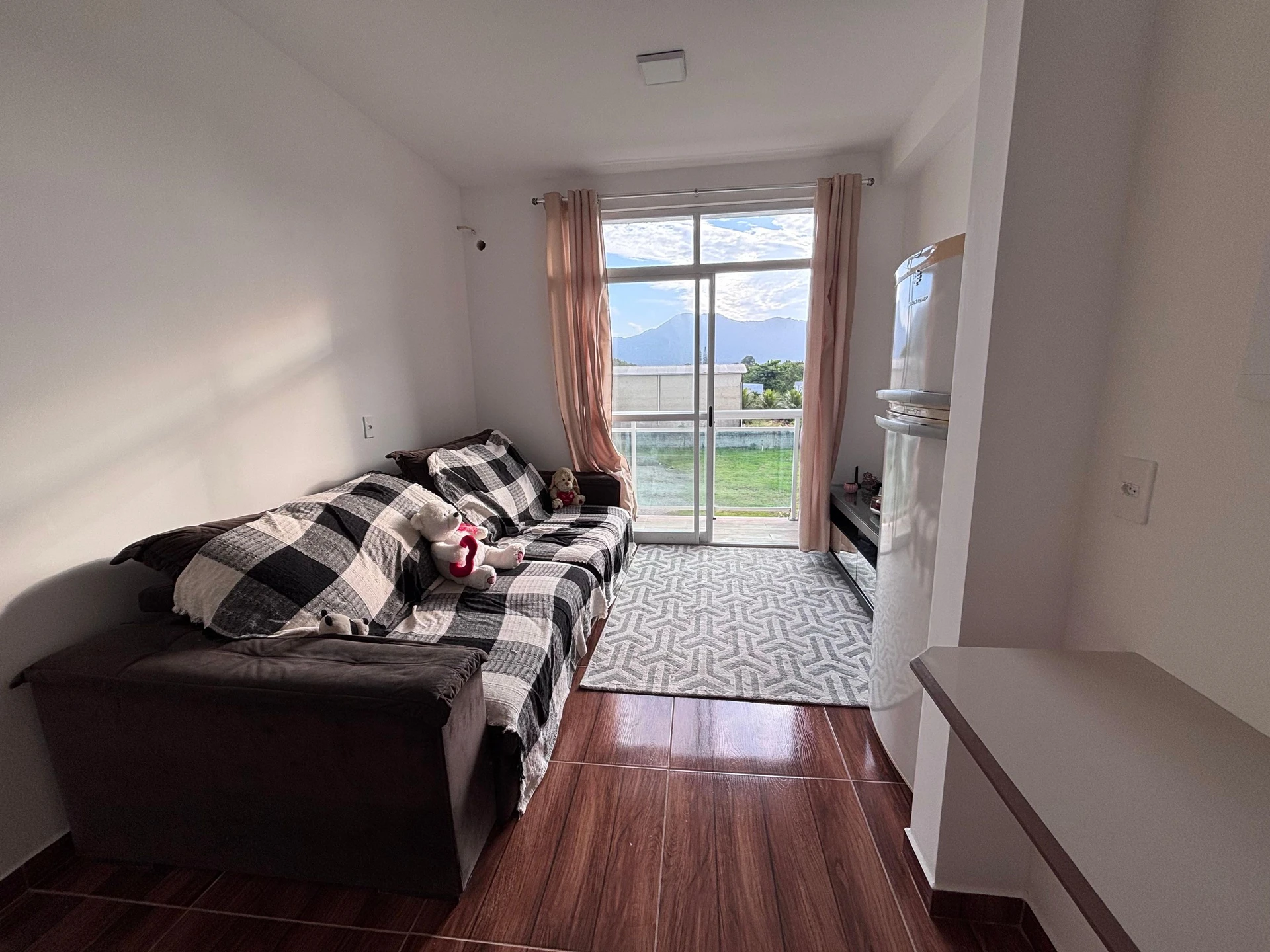 Furnished 1-bedroom apartment with a balcony