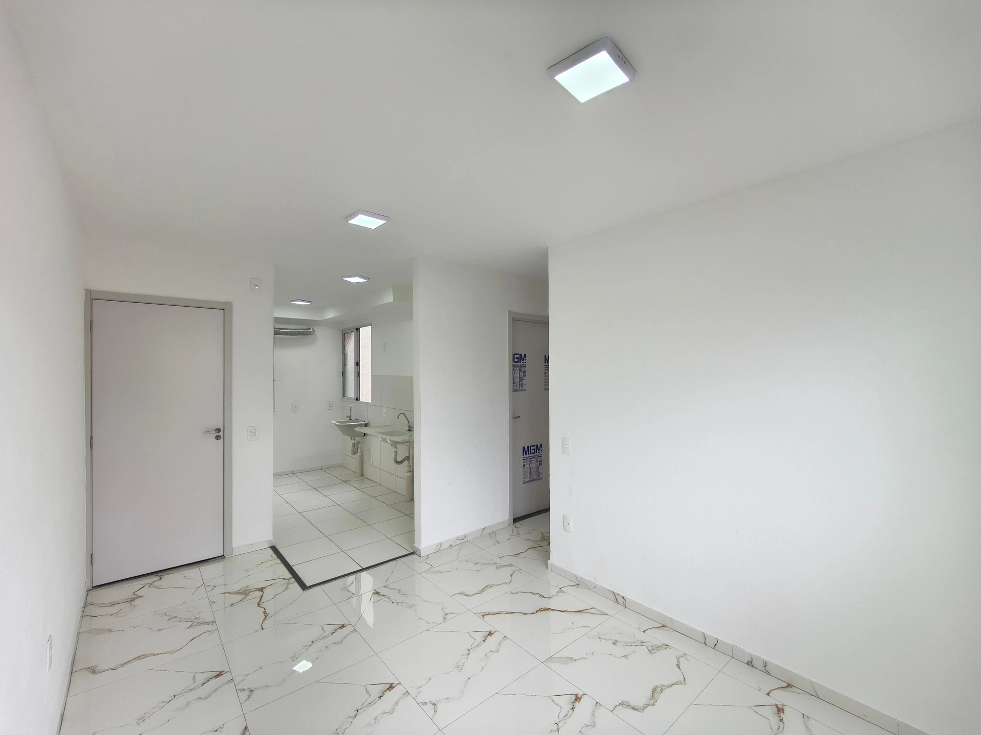 Unfurnished 2-bedroom apartment with 1 parking space — photo 18