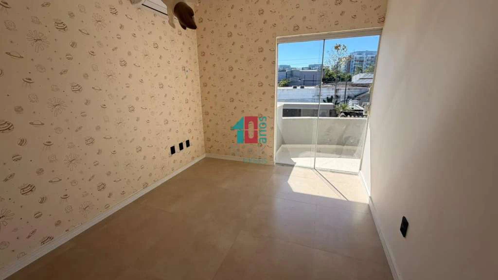 Будинок на 5 кімнат, 2 окремі ванні, 4 санвузли, 320 м² — photo 14
