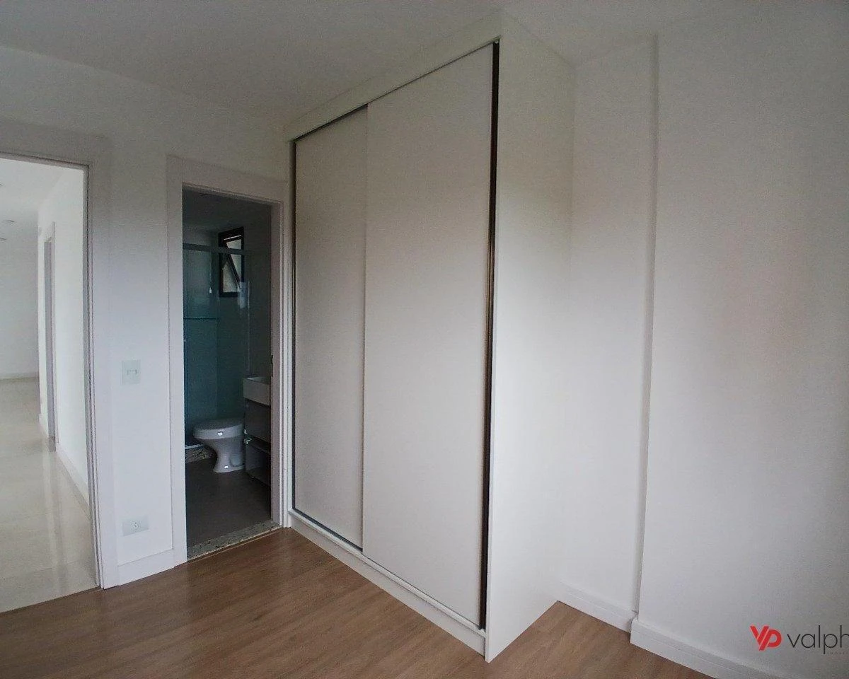 2-bedroom apartment in a building with a gym — photo 25