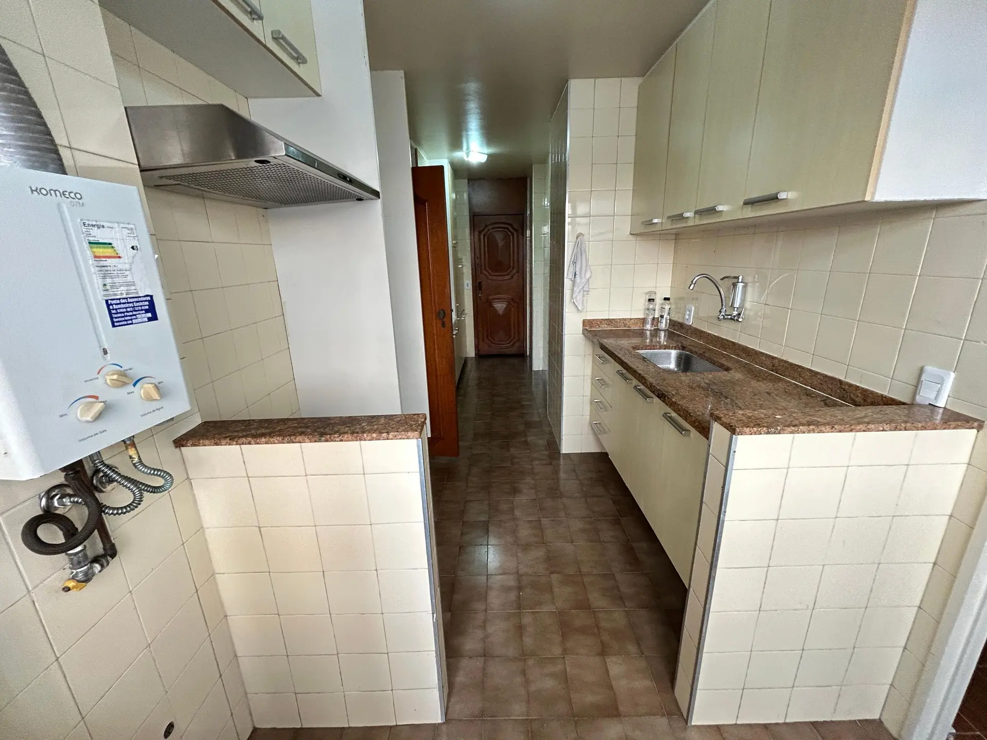 Apartamento com 3 quartos e suíte em bom estado — photo 2