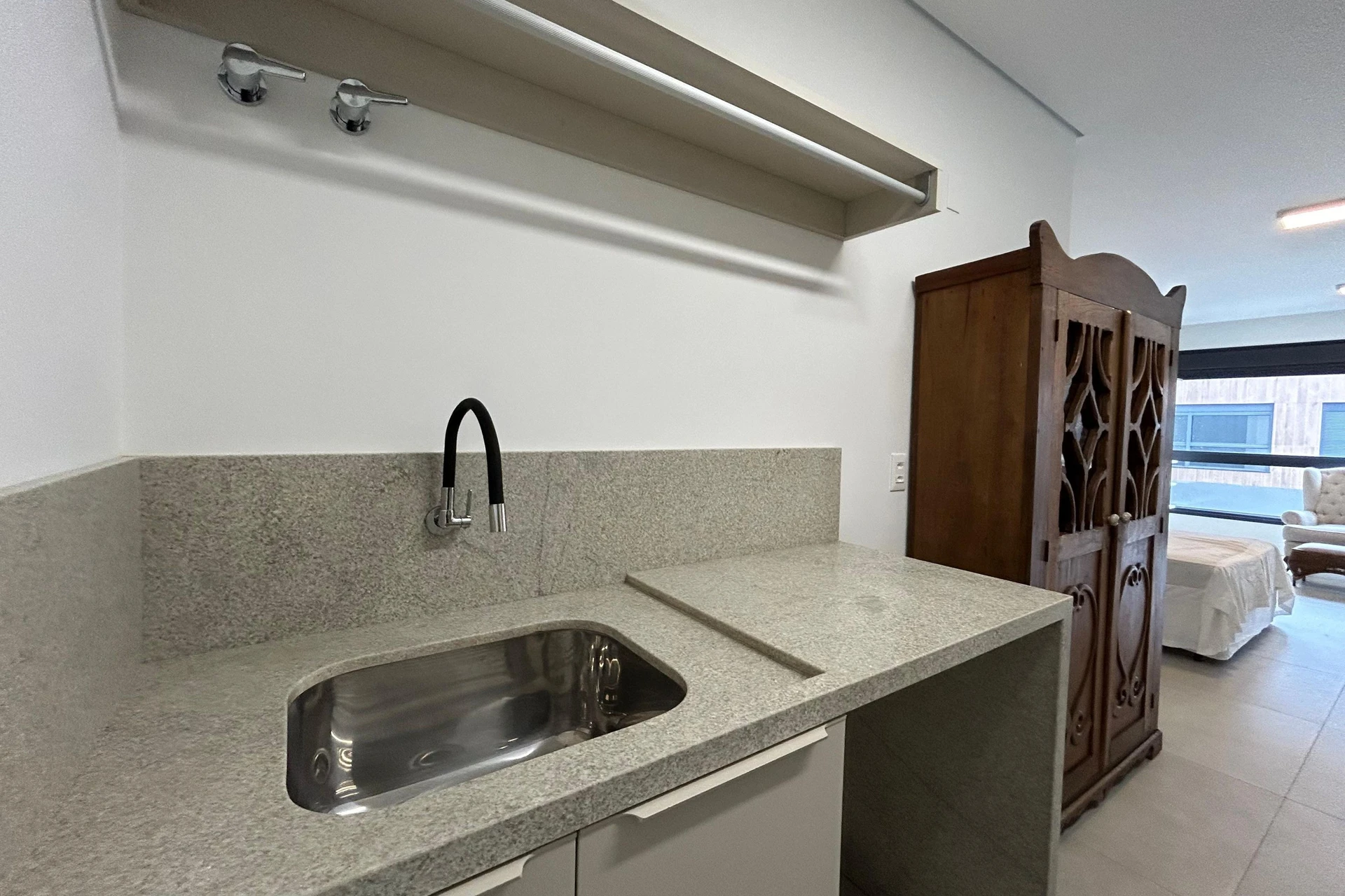 Furnished apartment, 42 m², with a glass-enclosed balcony — photo 17