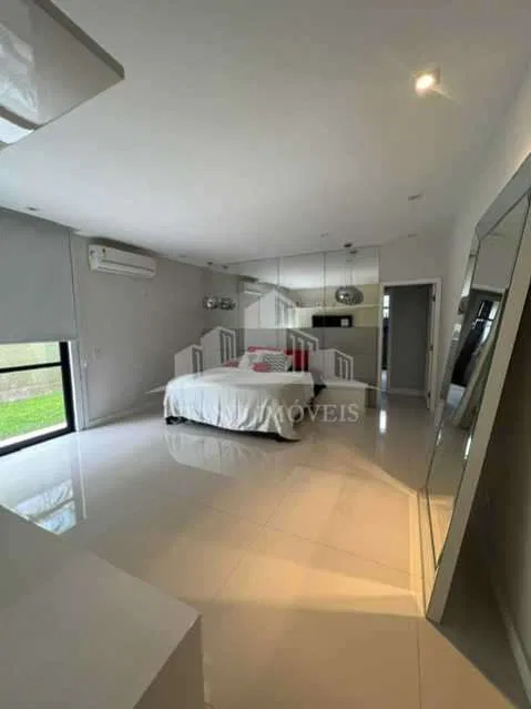 Casa com janelas do piso ao teto, Recreio dos Bandeirantes — photo 17