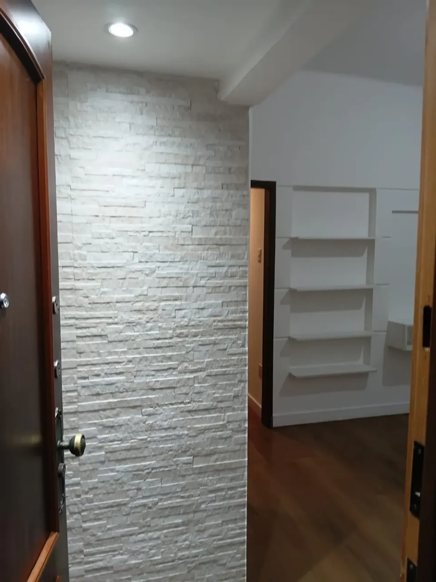 75 m² apartment with a walk-in closet and a home office — photo 35