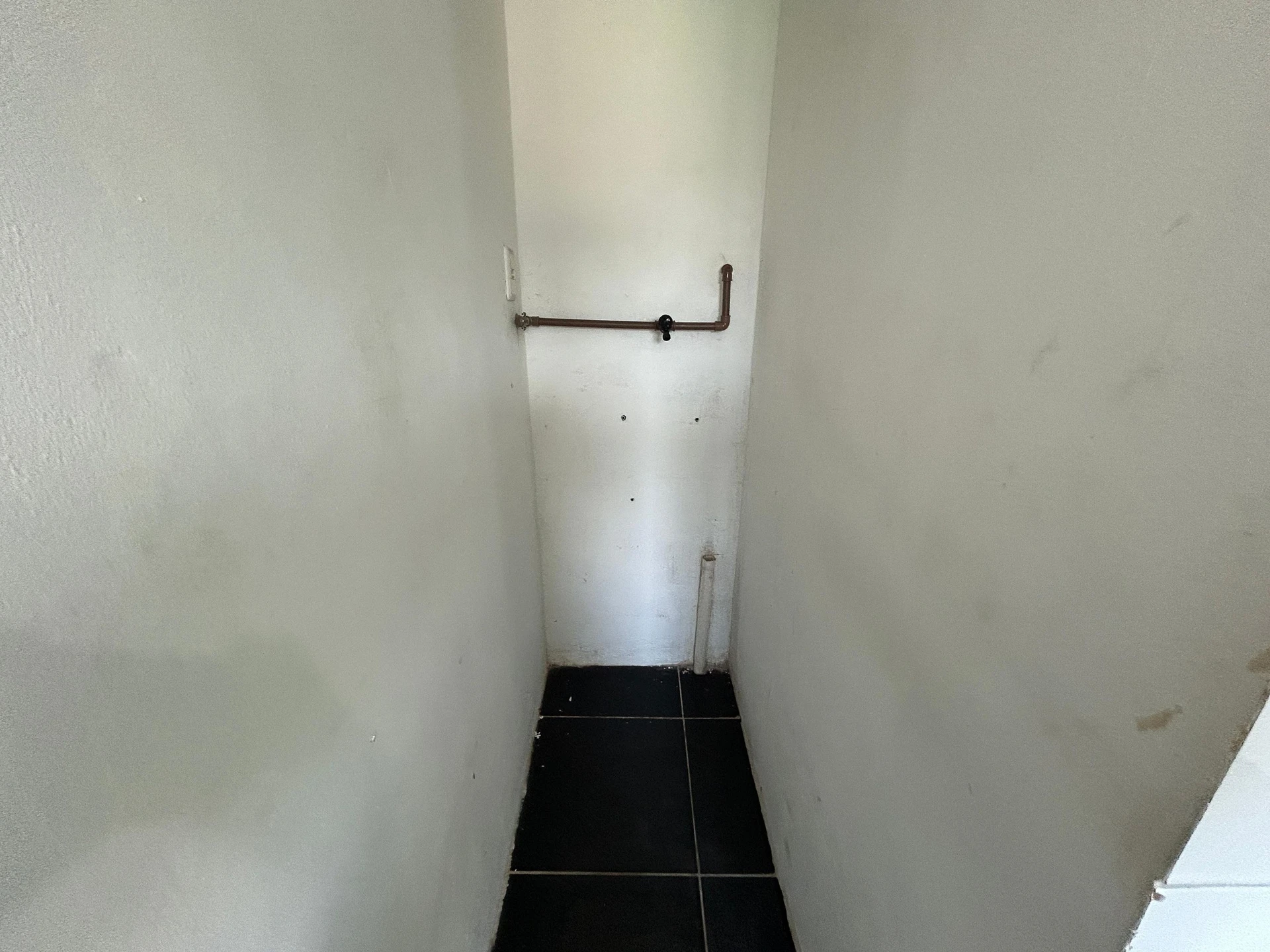 Rental house with a compact kitchenette and 1 bedroom