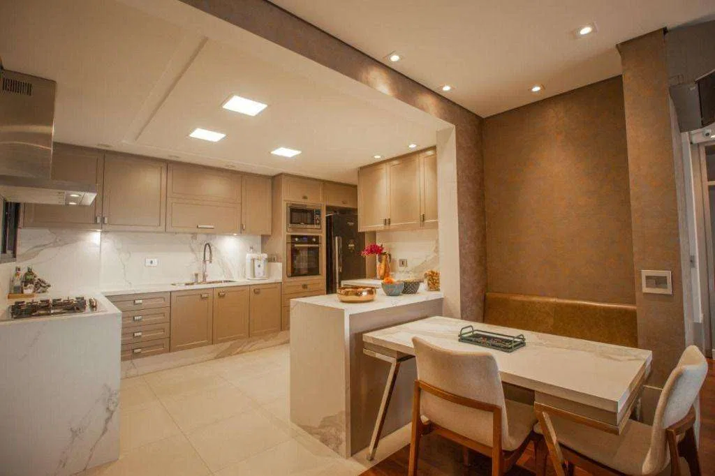 Home office in a 4-bedroom apartment, 181 m² — photo 7