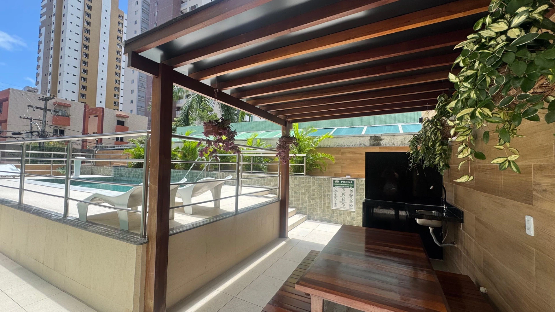 3-bedroom apartment with 1 parking space and balcony grill — photo 3